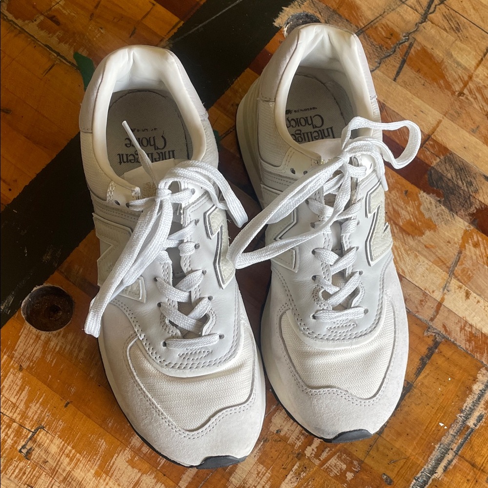 New Balance Light Gray Sneakers - Picture 4 of 6